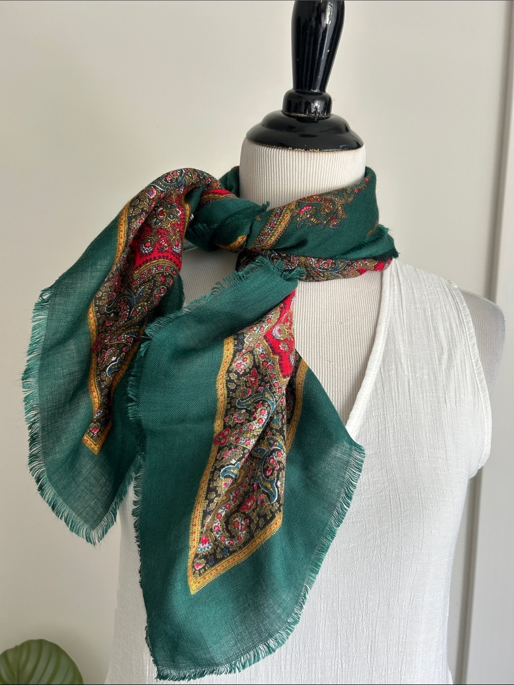 🌺🌸Green red gold Floral Paisley Decorative scarf headband table accent